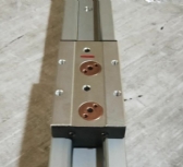 SG內置雙軸心導軌